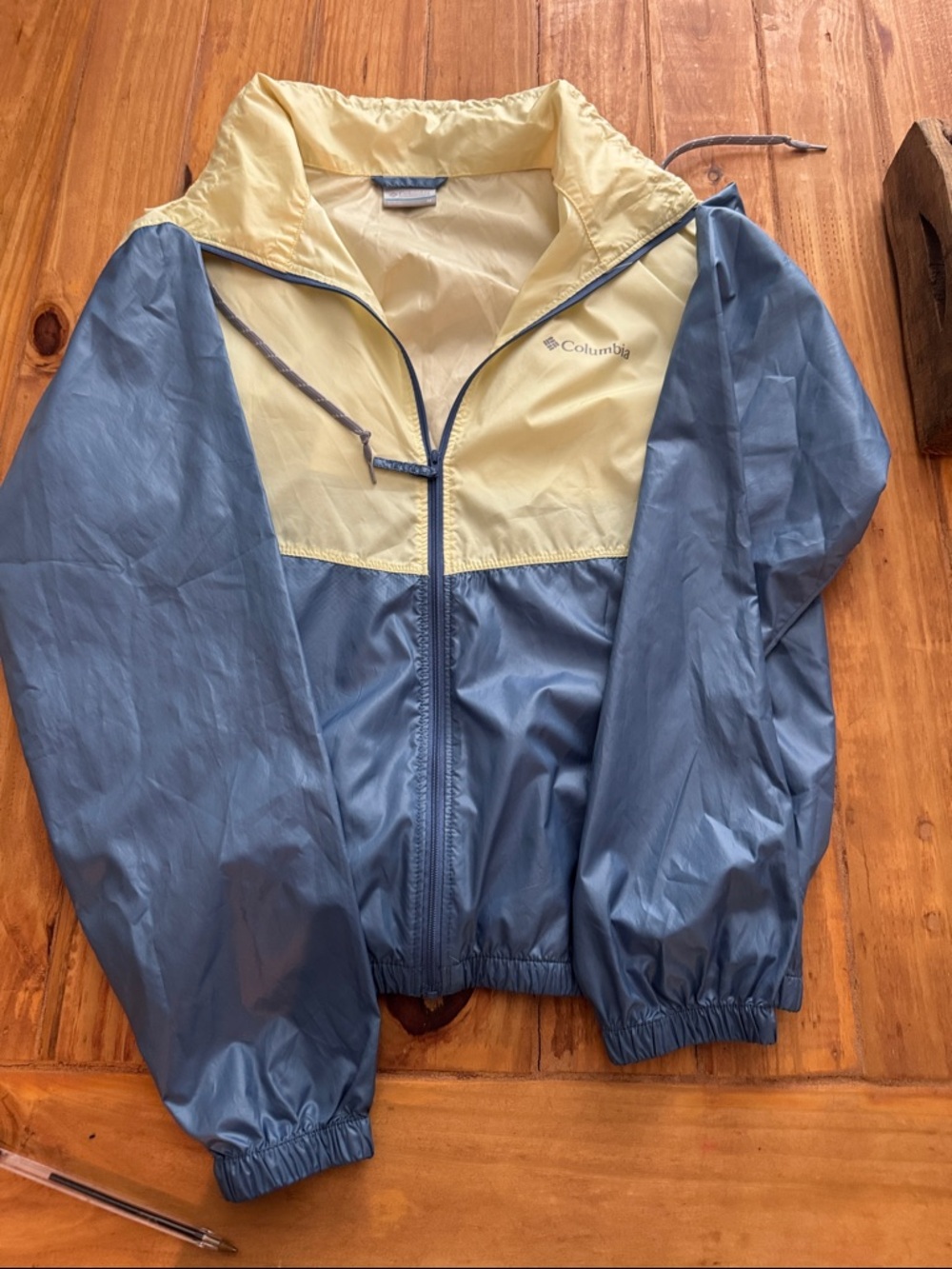 Columbia Two-Tone Windbreaker in Blue & Pale Yellow